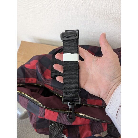 Maurices Buffalo Plaid Overnight Bag Red Black Detached Shoulder Strap Tote - Picture 4 of 16